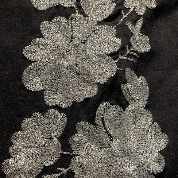 Tasha Polizzi Black maxi skirt embroidered with silver floral pattern - Picture 5 of 7